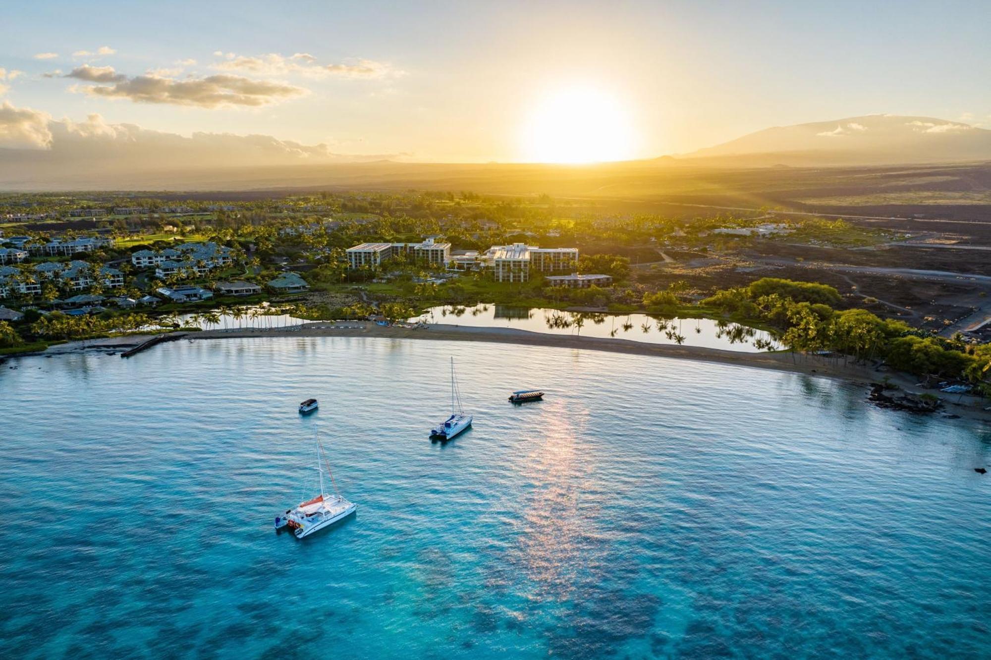 Waikoloa Beach Marriott Resort & Spa Exterior photo